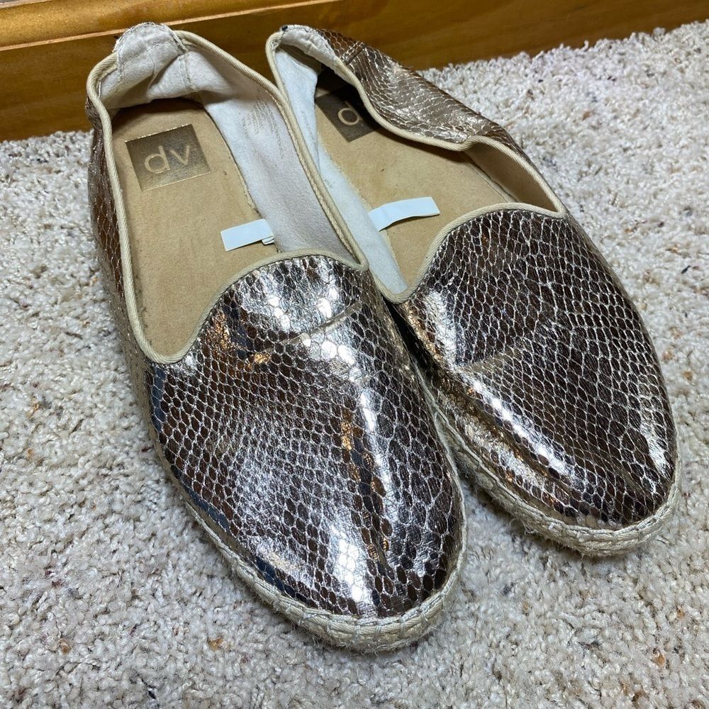 DV by Dolce Vita Tia Metallic Gold Faux Snakeskin Espadrilles Flats Size 8